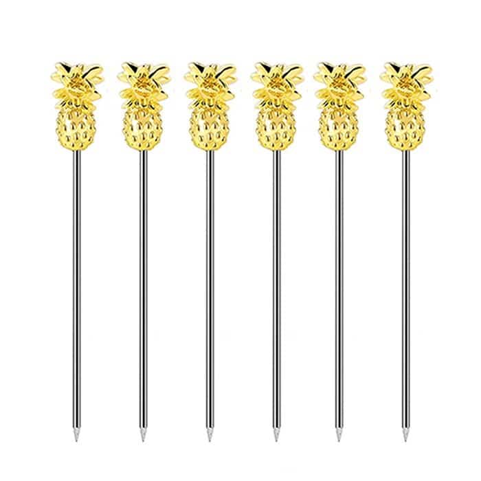 Pic à cocktail ananas, en situation