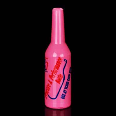 Bouteille de flair bartending rose en plastique avec logo Practice Performance Bottle sur fond noir
