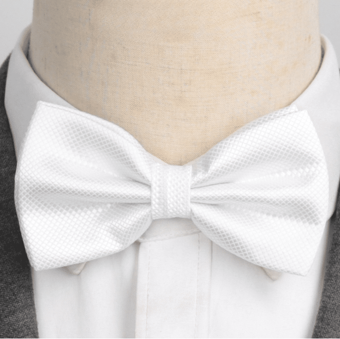 Nœud papillon blanc en bois