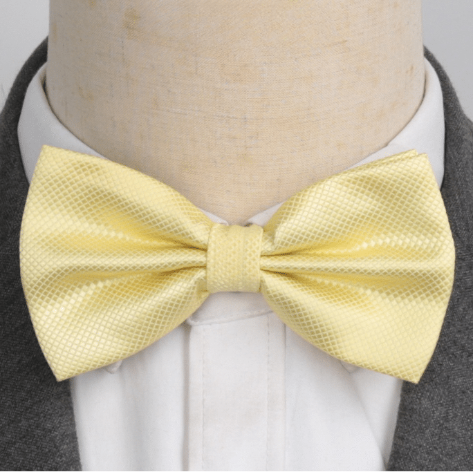 Nœud papillon doré en bois
