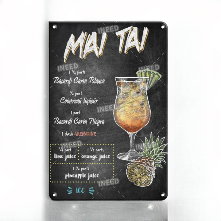 Plaque déco Mai Tai style ardoise noire, verre tulipe ambré, ananas et recette à la craie blanche