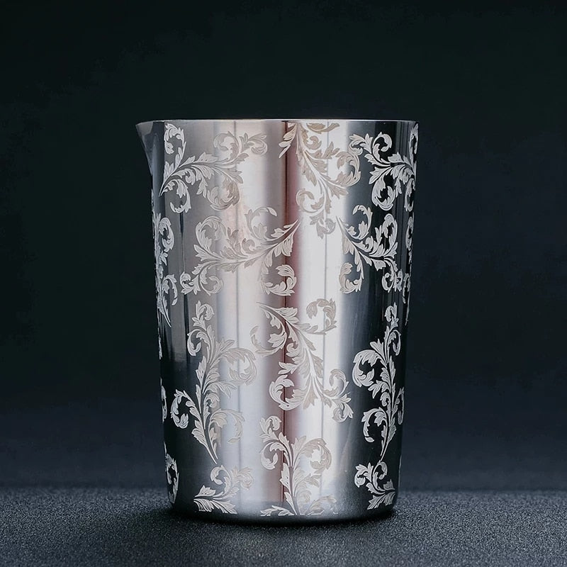 Verre à mélange en acier inoxydable, en situation