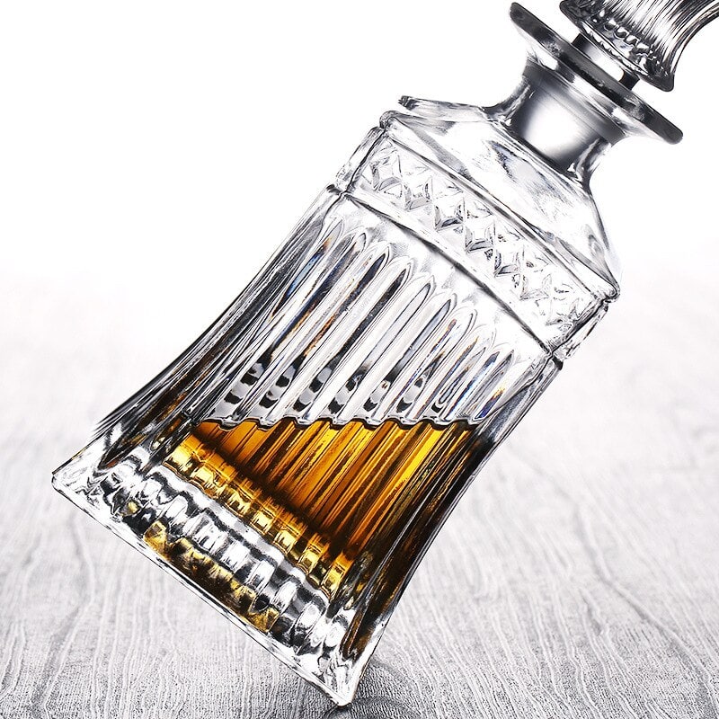 Carafe whisky ancienne, vue de face