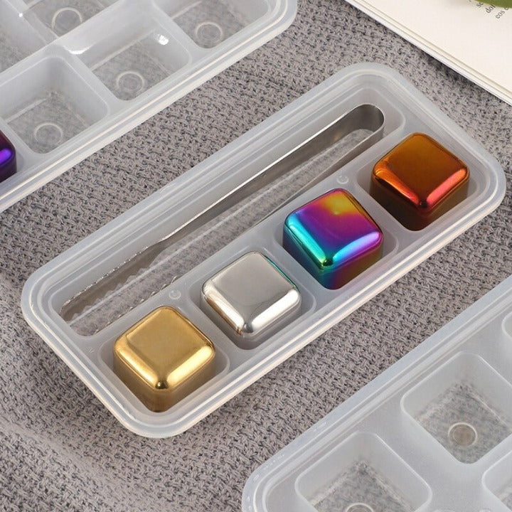 Boîte de glaçons pierre whisky en cubes métal or, argent, chromé irisé et bleu avec pince dans un coffret