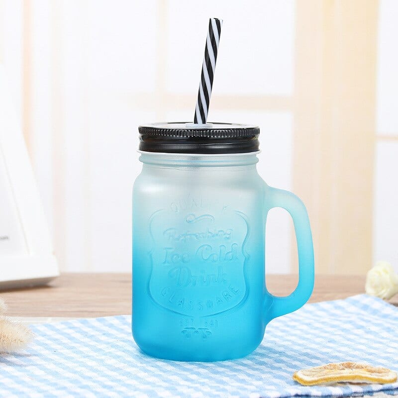 Mason jar avec paille, vue d'ensemble