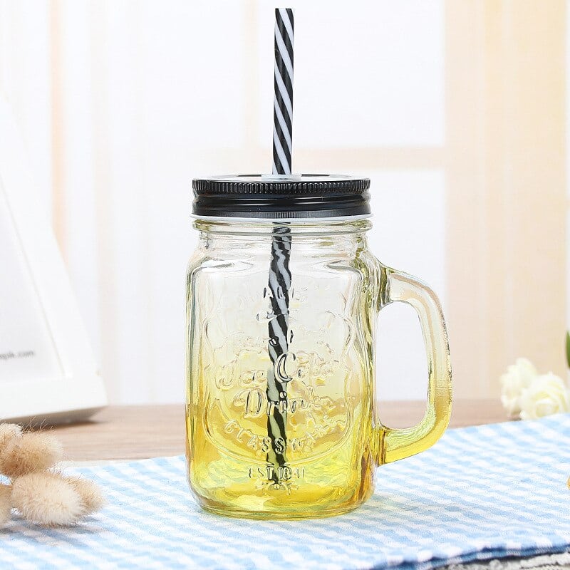 Mason jar avec paille, vue de profil