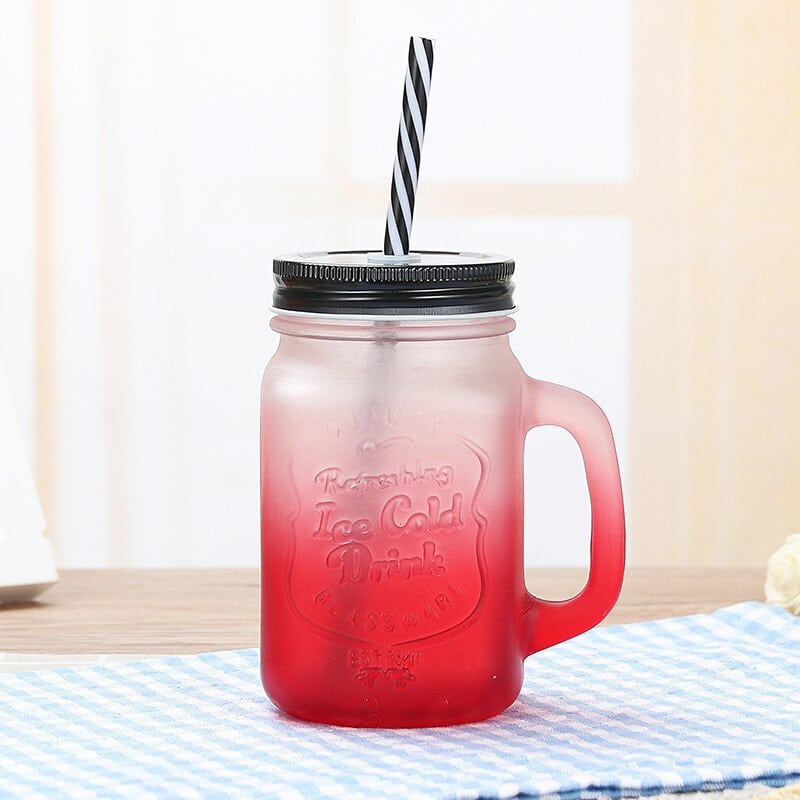 Mason jar avec paille, gros plan