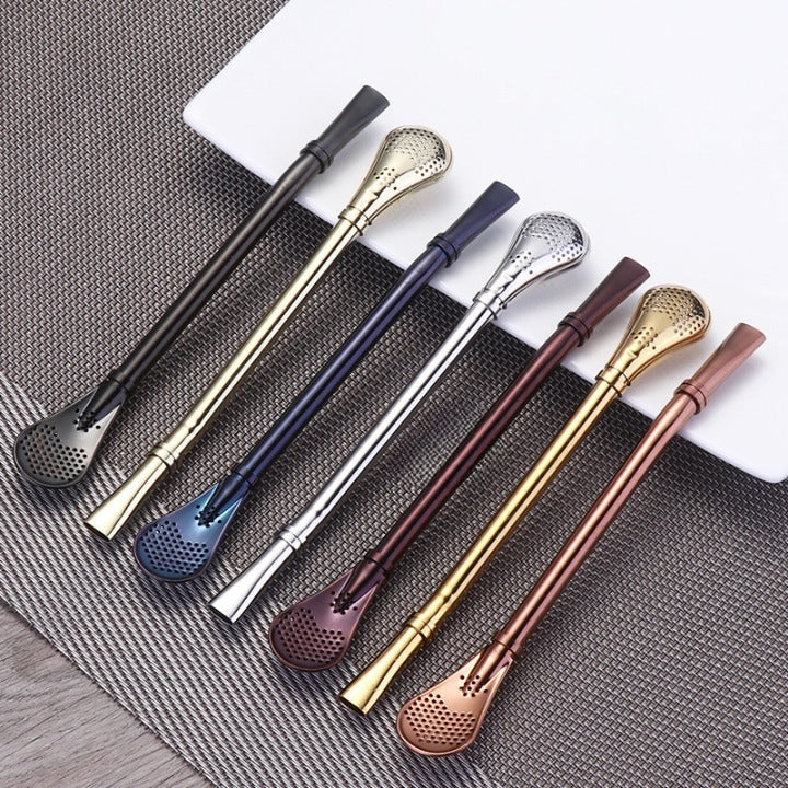 Sept pailles inox avec cuillère multicolores montrant l'embout cuillère perforée et l'embout biseauté