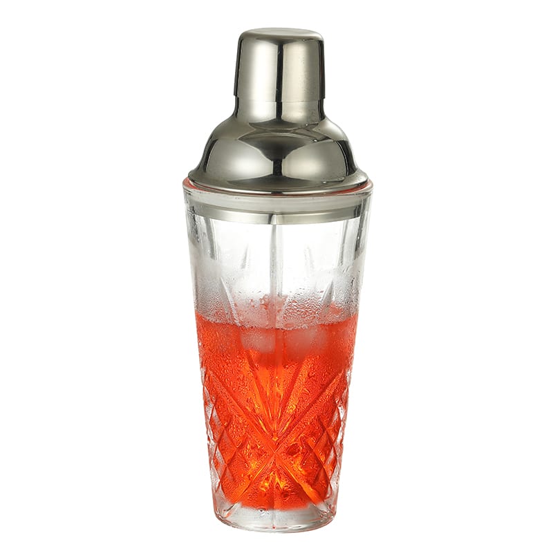 Shaker cocktail en verre, vue de face