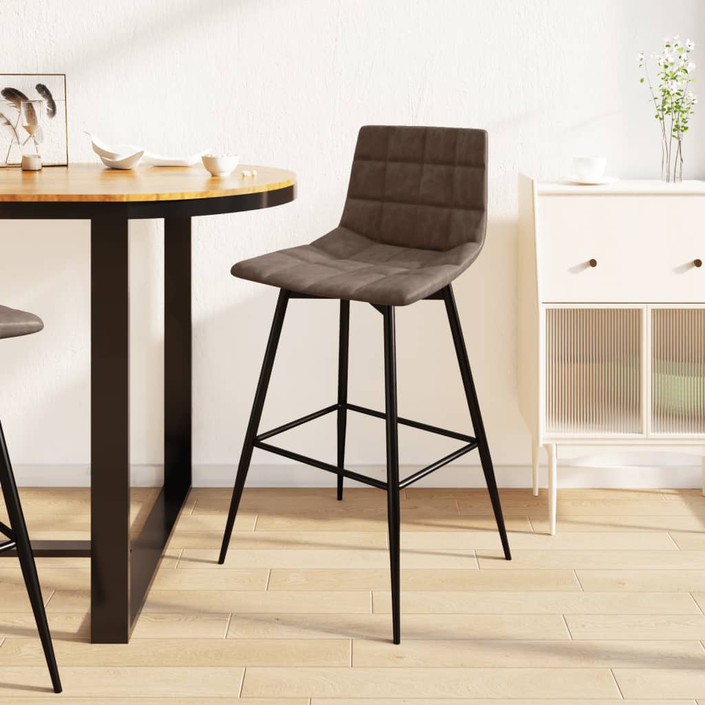 Tabouret de bar moderne coloris gris taupe présenté dans une cuisine claire