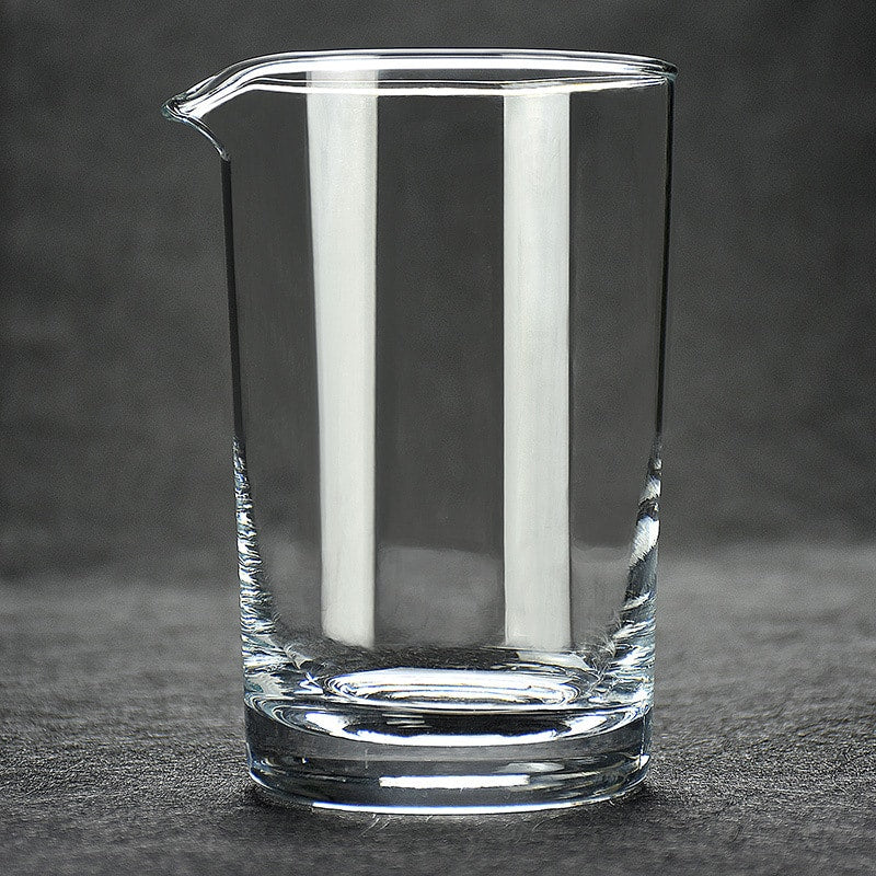 Verre à mélange cocktail, en situation